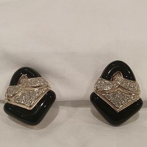 Mint CINER earrings, vintage, blk  enamel w/clear crystal rhinestones.   Signed